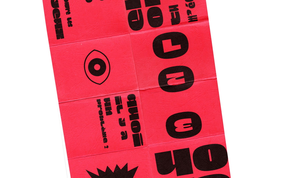 Une autre double page, qui met en avant à l'aide d'un glyphe oeil Ouvre les yeux.