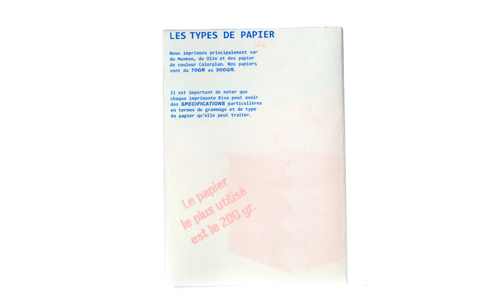 Double page qui explique comme le papier passe à l'intérieur de la machine, donc son fonctionnement.