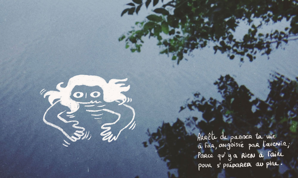 Illustration de moi qui nage dans l'eau du lac, à droite un texte écrit à la main des paroles d'Orelsan. 